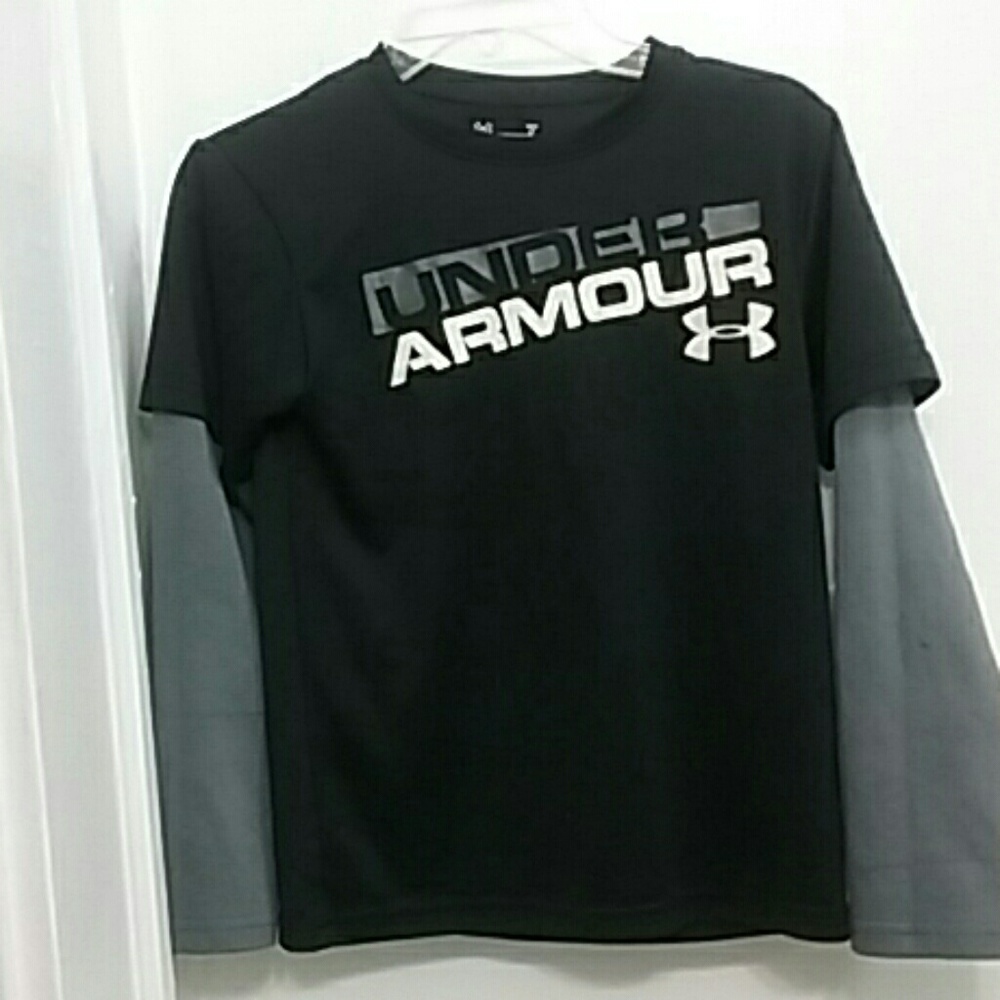 Under Armour boys 7 long sleeved t all seasons